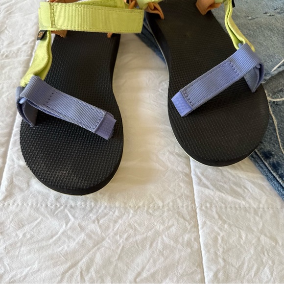 Teva Multicolor Strappy Sandals Size 6 - Picture 2 of 7